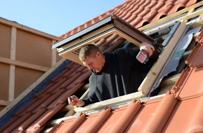Pose de fenêtres de toit Velux à Trézény
